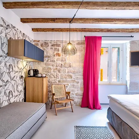 Nars krevet i doručak 3*