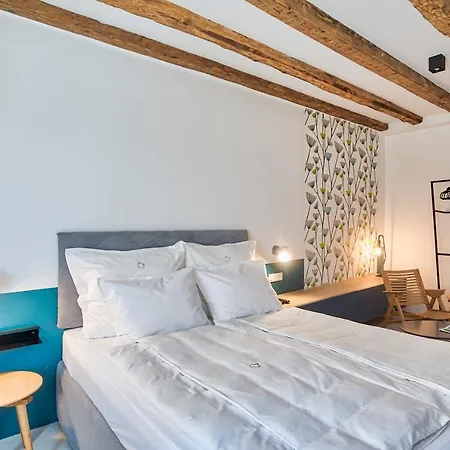 krevet i doručak Nars 3*